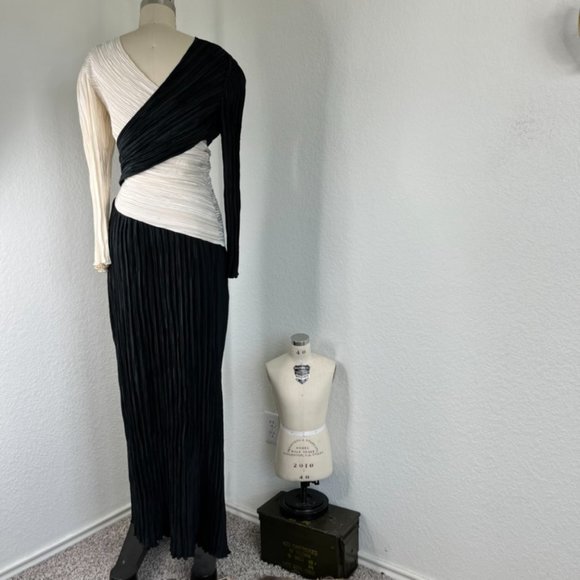 Mary McFadden Brook Shields Color Block Pleated Panel Floor Length Evening Gown - Picture 10 of 13